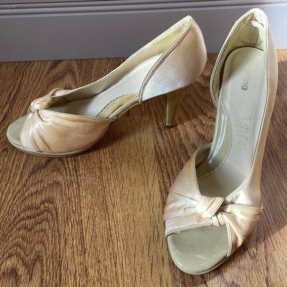 Cream satin peep-toe Spring Rapla high heels - Picture 5 of 9